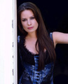 .:: Holly Marie Combs ::. - 6 Season Press Photo (WB)